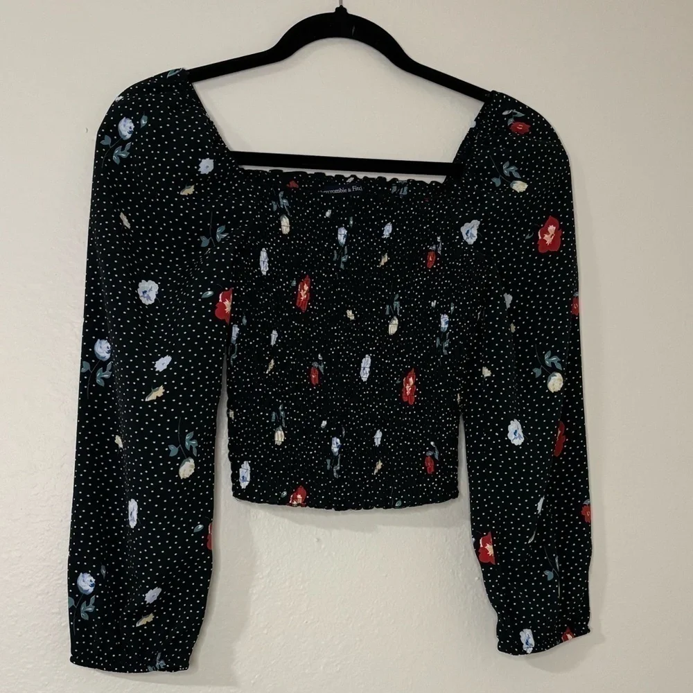 Abercrombie and Fitch Women Black Floral Smocked Crop Blouse